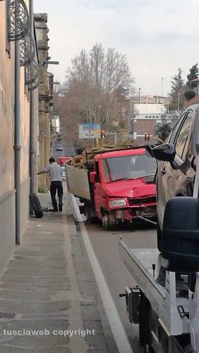 Viterbo - Incidente in via Santa Maria in Gradi