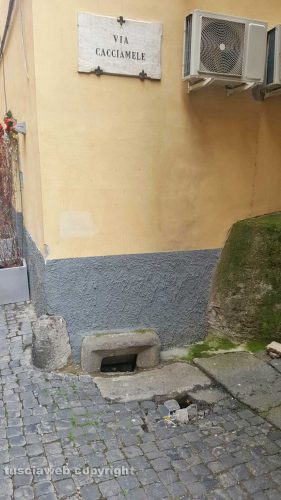 Viterbo - Buca in via Cacciamele
