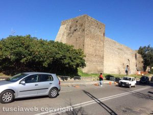 Viterbo - Torre pericolante a viale R. Capocci