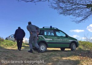 Terni - Boscaiolo di Acquapendente travolto e ucciso da un albero - I soccorritori sul luogo del dramma