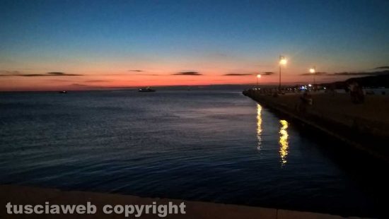 Tramonto al porto di Trieste