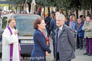 Femminicidio-suicidio a Orte - I funerali di Silvia Tabacchi a Vasanello - La madre Beatrice e il padre Antonio