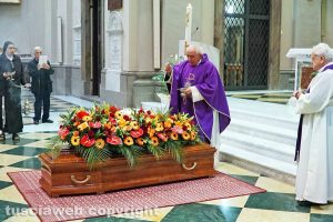 Viterbo - I funerali del regista Giorgio Capitani