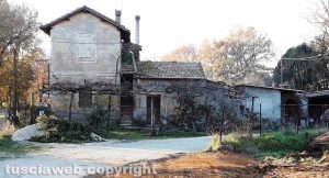 Cantiere di Via Falerina: abbattuto il casello ferroviario