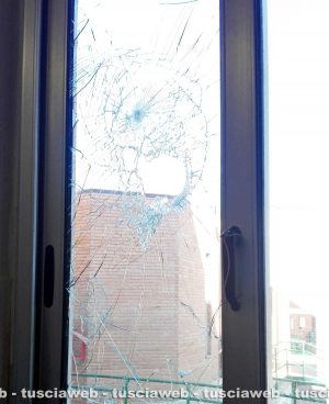 Vandali in azione alla scuola di Bagnaia