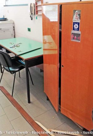 Vandali in azione alla scuola di Bagnaia