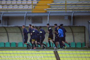 Sport - Calcio - Viterbese - La squadra durante l'allenamento a porte chiuse
