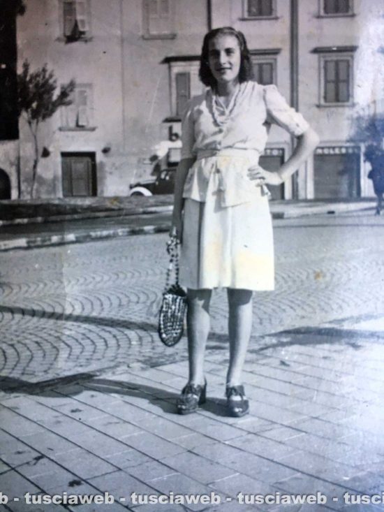 Maria Salcini in via Ascenzi nel 1942