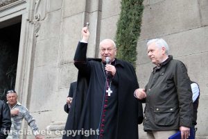 La benedizione alla presenza del sindaco Michelini