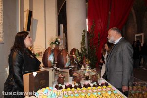 Riccardo Valentini in uno degli stand