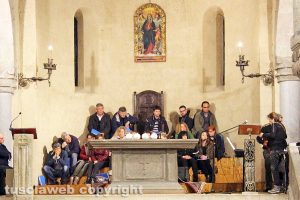 Femminicidio-suicidio a Orte - La veglia in ricordo di Silvia Tabacchi nella chiesa di santa Maria assunta a Vasanello