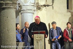 Femminicidio-suicidio a Orte - Il vescovo di Civita Castellana Romano Rossi alla veglia in ricordo di Silvia Tabacchi nella chiesa di santa Maria assunta a Vasanello