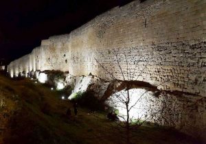 Tarquinia - L'illuminazione sulla cinta muraria