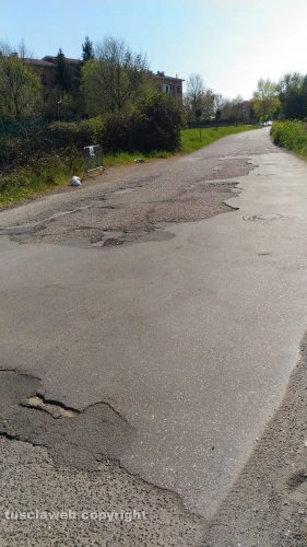 Viterbo - Santa Barbara - Degrado su strada Capretta