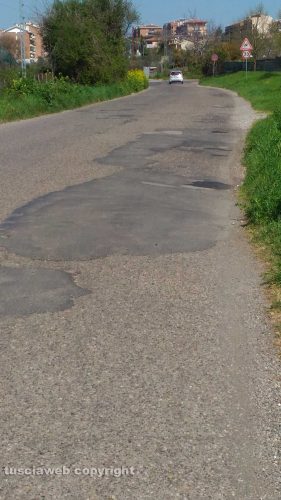 Viterbo - Santa Barbara - Degrado su strada Capretta