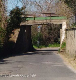 Viterbo - Santa Barbara - Degrado su strada Capretta