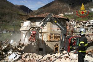 Capodacqua - Vigili del fuoco al lavoro