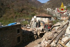 Capodacqua - Vigili del fuoco al lavoroCapodacqua - Vigili del fuoco al lavoro