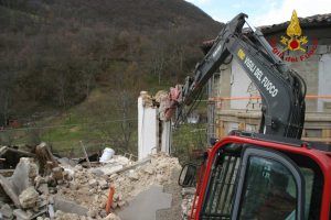 Capodacqua - Vigili del fuoco al lavoro