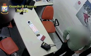 Aosta - Guardia di finanza - Arrestato psichiatra