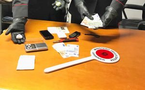 Il materiale sequestrato dai carabinieri