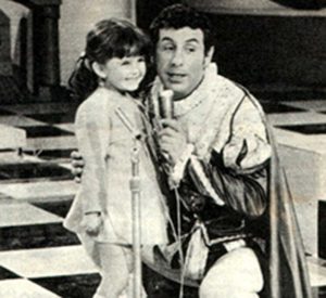 Cino Tortorella nei panni del Mago Zurlì