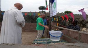 I vicepresidente Marino Sabatino posa la prima pietra