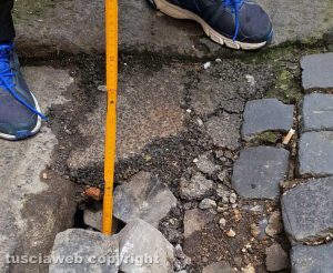 Viterbo - Buca in via Cacciamele