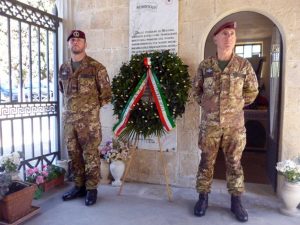 La cerimonia per ricordare i paracadutisti 