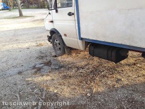 Viterbo - Tentato furto di gasolio a un autocarro in sosta