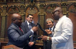 La visita del sindaco di Douala