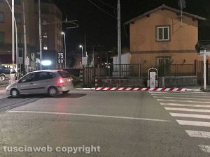 Viterbo - Piazzale Gramsci - Caduta barra del passaggio a livello