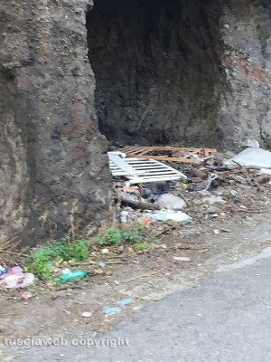 Viterbo - Discarica a cielo aperto in strada Riello