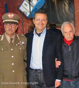 Giancarlo Gabbianelli con Giannini e Capitani durante le riprese del film sul generale Dalla Chiesa