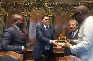 La visita del sindaco di Douala