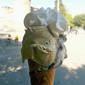 Vasanello - Un cono gelato di "Crema e latte" di Pina Vincenzotti