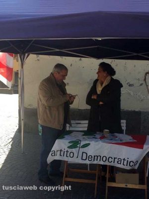 Viterbo - Pd - Fioroni al gazebo di piazza dei Caduti 