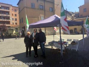 Viterbo - Pd - Fioroni al gazebo di piazza dei Caduti 