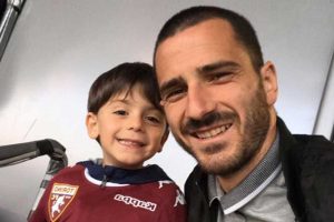 Torino - Bonucci e il piccolo Lorenzo allo stadio del Torino