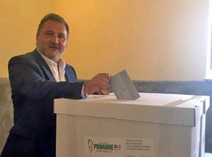 Enrico Panunzi vota per le primarie del Pd