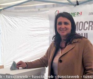 Luisa Ciambella vota per le primarie del Pd