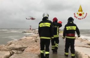Rimini - Naufragio imbarcazione - L'intervento dei vigili del fuoco