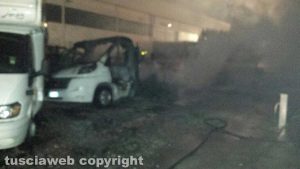 Viterbo - In fiamme camper al Poggino