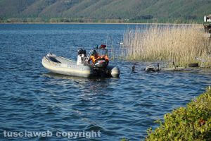 Ronciglione - Cadavere emerge dal lago di Vico - Le operazioni di recupero