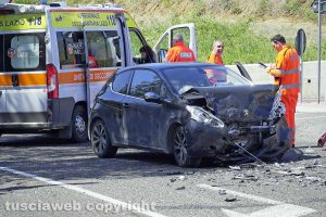Viterbo - Il frontale in strada Ponte sodo 