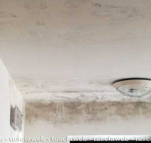 Grotte Santo Stefano - Infiltrazioni al soffitto della Pro Loco