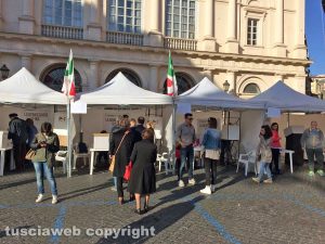 Viterbo - Primarie Pd 2017 - I seggi a piazza Verdi