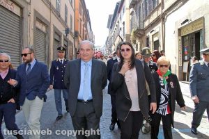 Viterbo - Festa della Liberazione - Giuseppe Fioroni e Luisa Ciambella in corteo