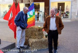 Viterbo - La manifestazione per la pace a piazza della Repubblica