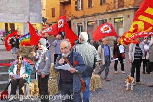 Viterbo - La manifestazione per la pace a piazza della Repubblica